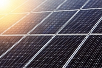 Hier zien we monokristalijne panelen